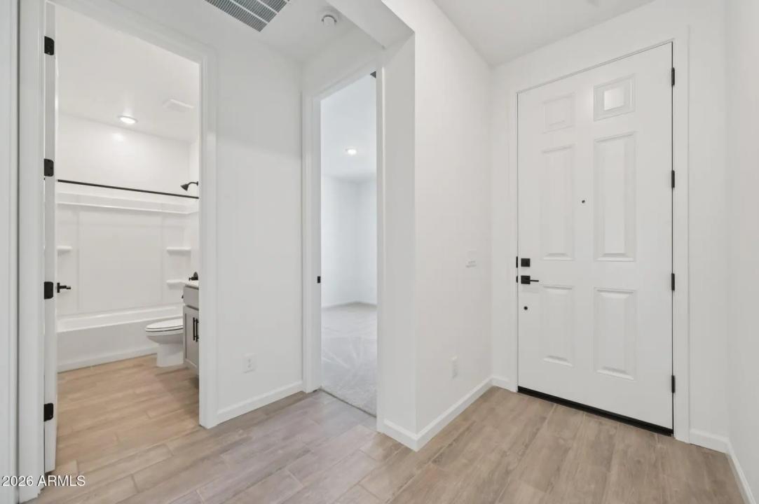 Real Estate Picture 4
