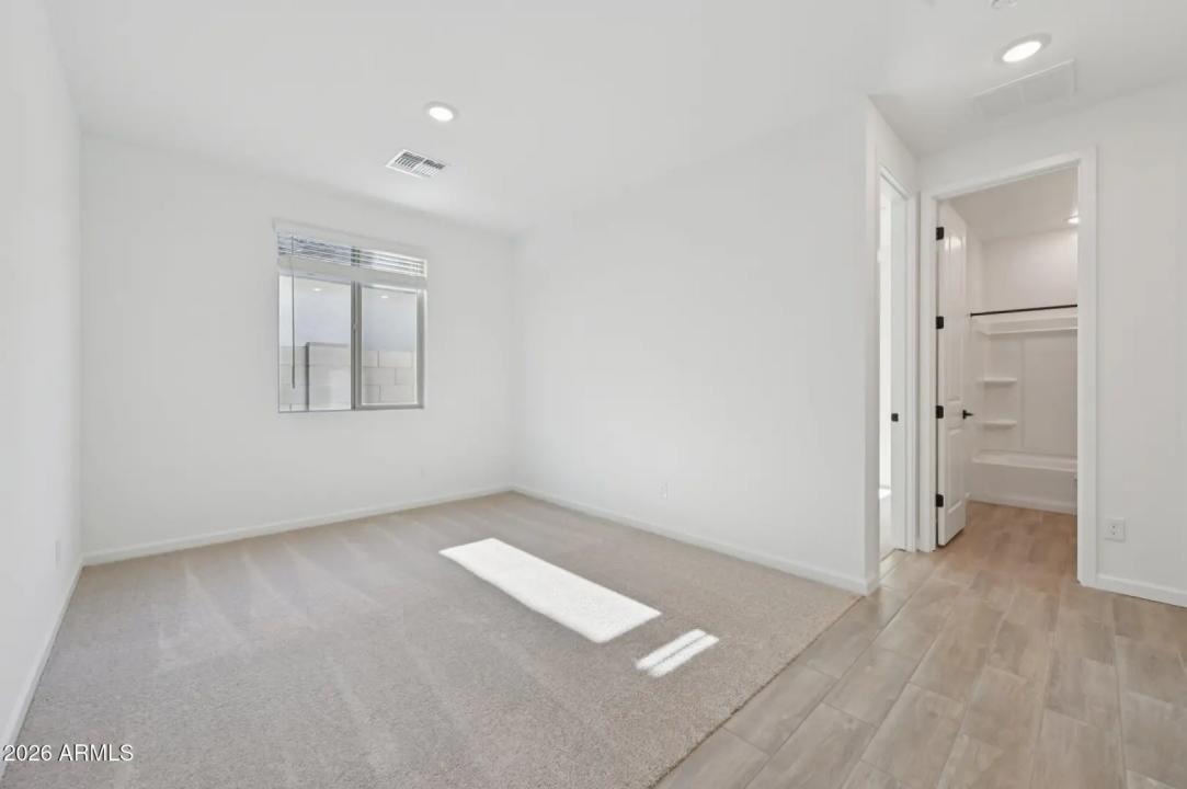 Real Estate Picture 8