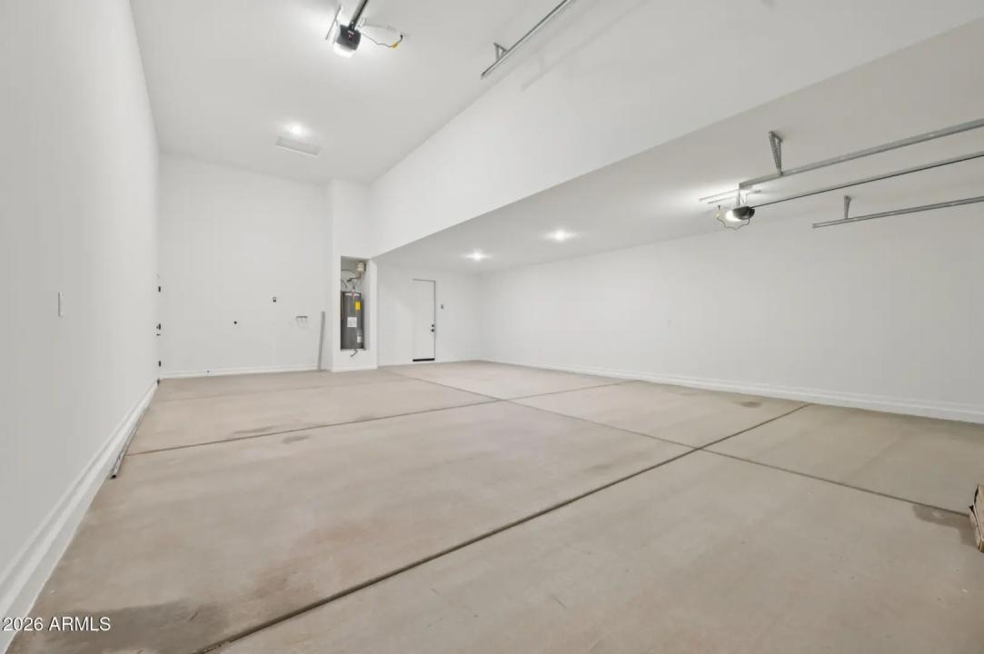 Real Estate Picture 9
