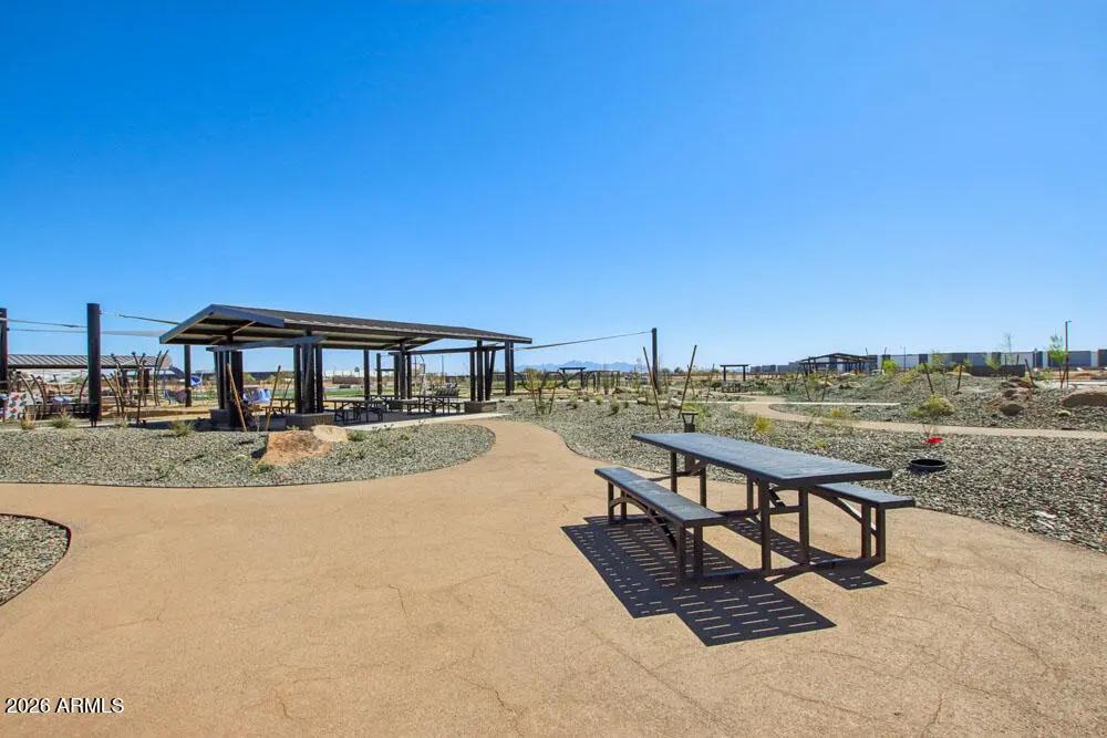 Real Estate Picture 10