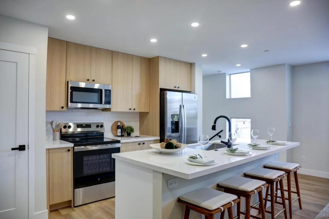 Real Estate Picture 2