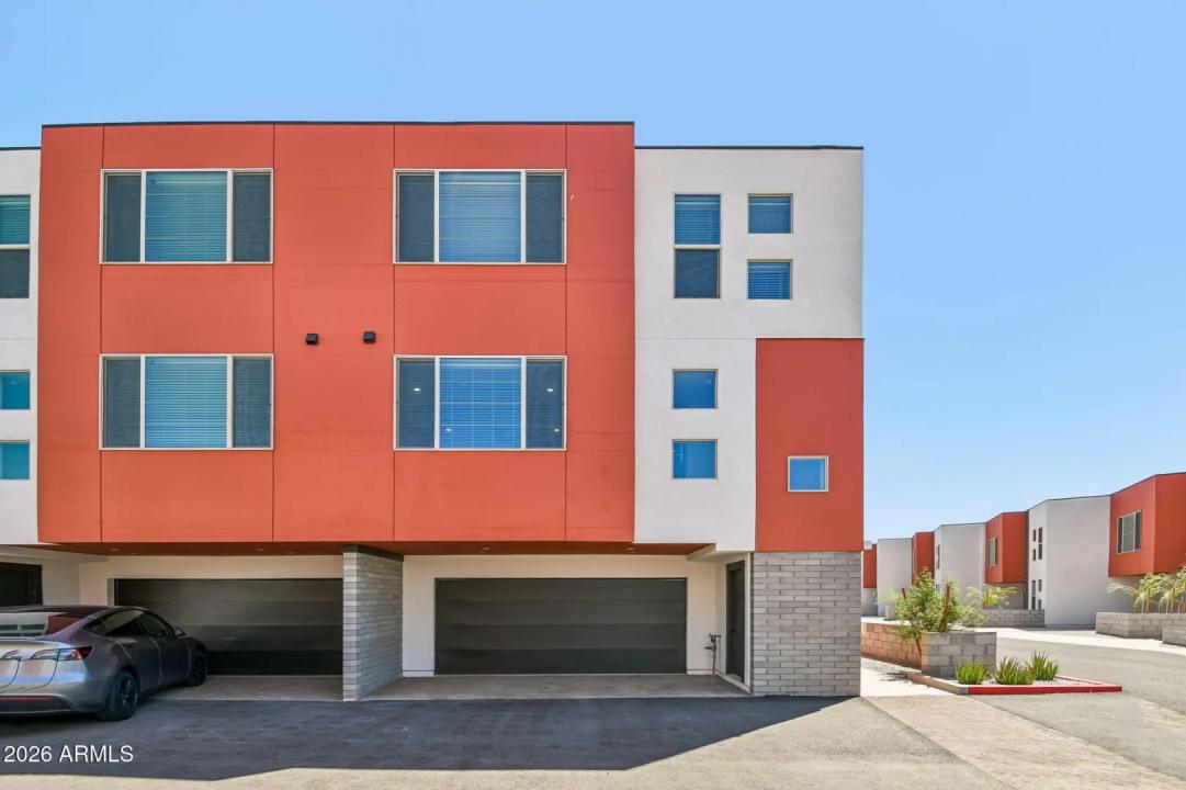 Real Estate Picture 7
