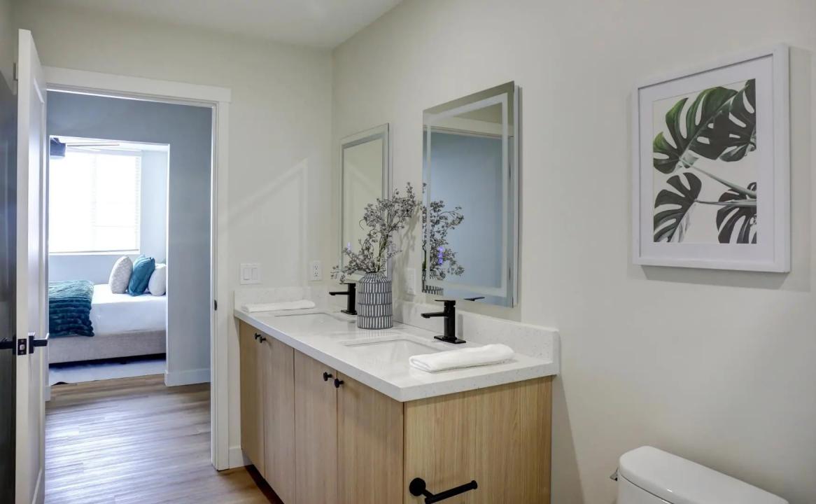 Real Estate Picture 11