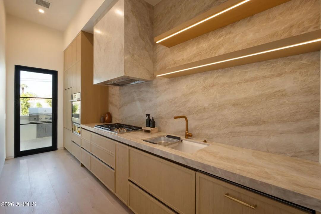 Real Estate Picture 20