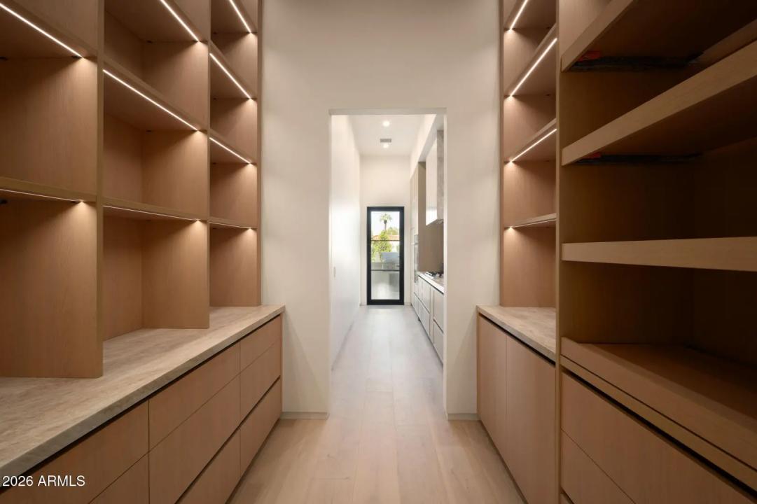 Real Estate Picture 19