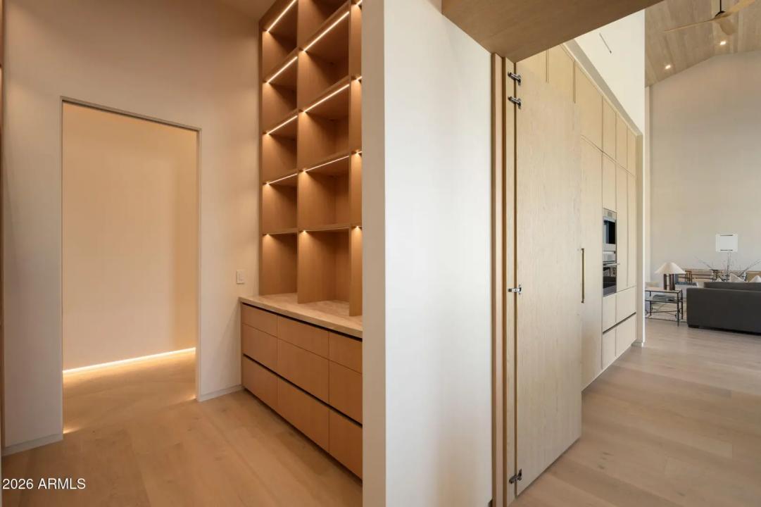 Real Estate Picture 18
