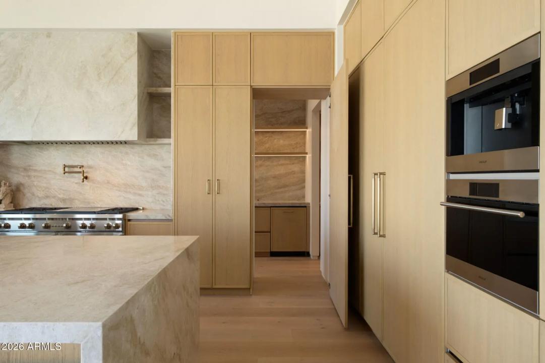 Real Estate Picture 17