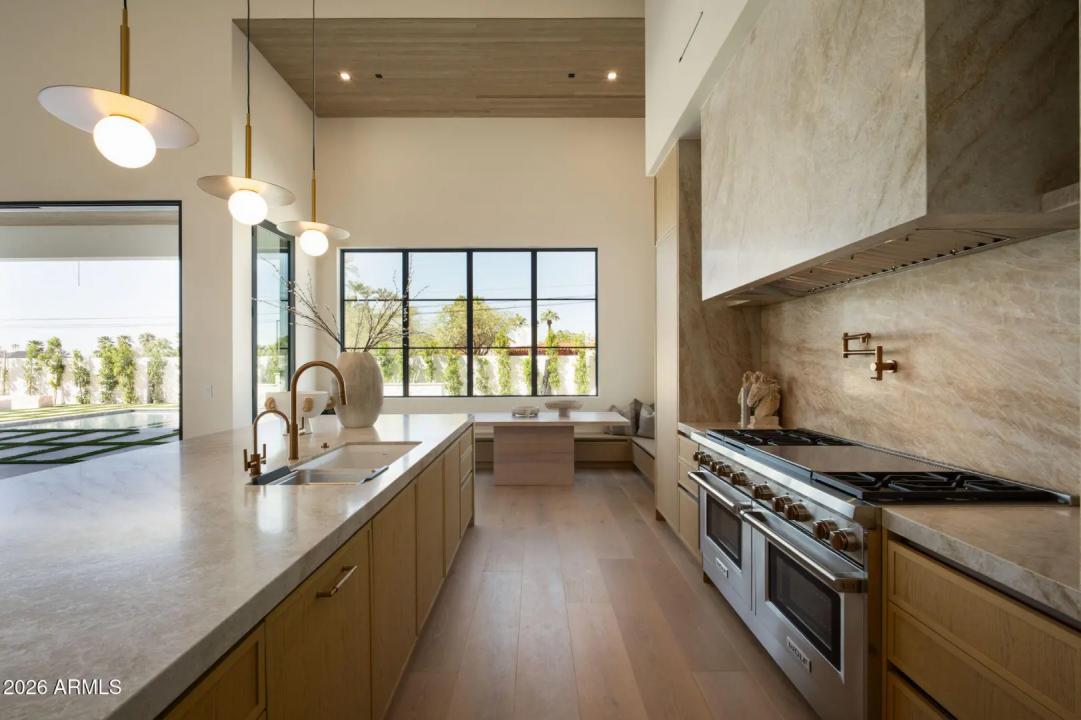 Real Estate Picture 15