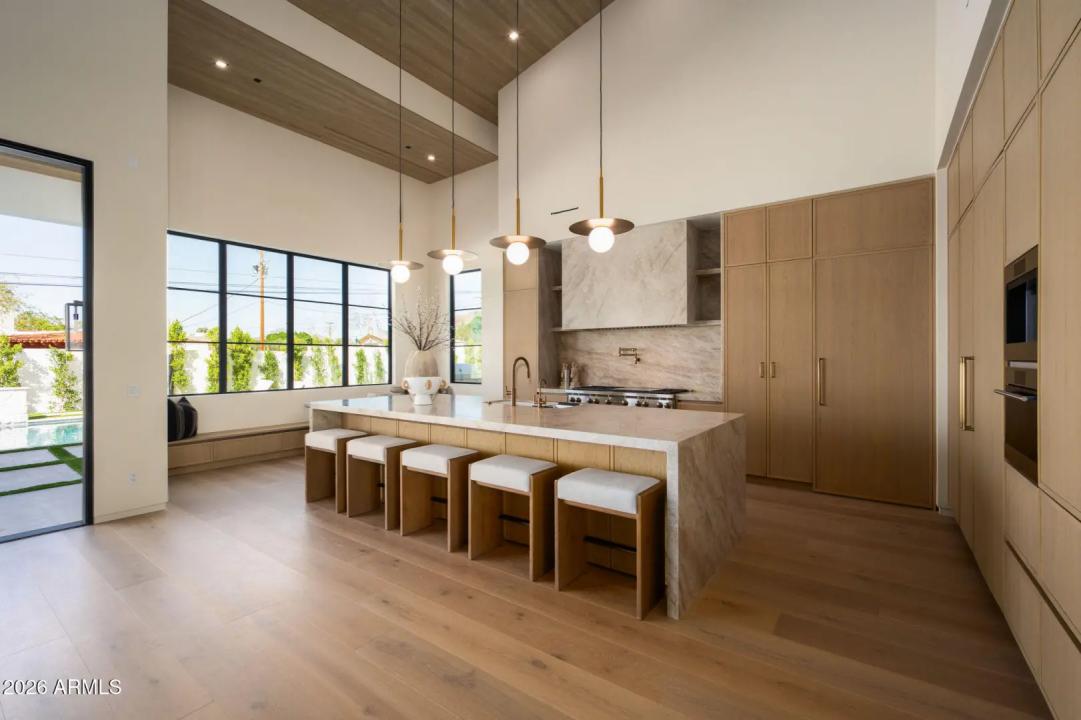 Real Estate Picture 13