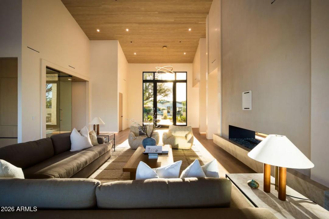 Real Estate Picture 10