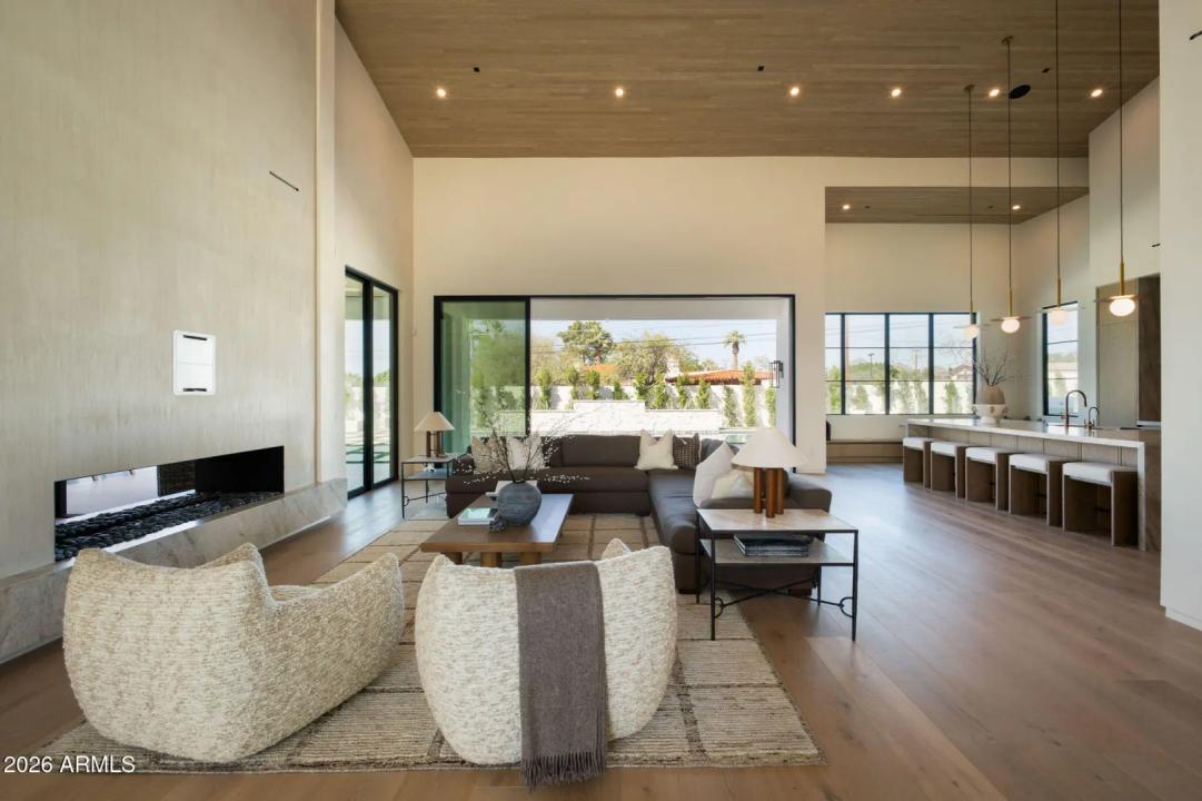 Real Estate Picture 11