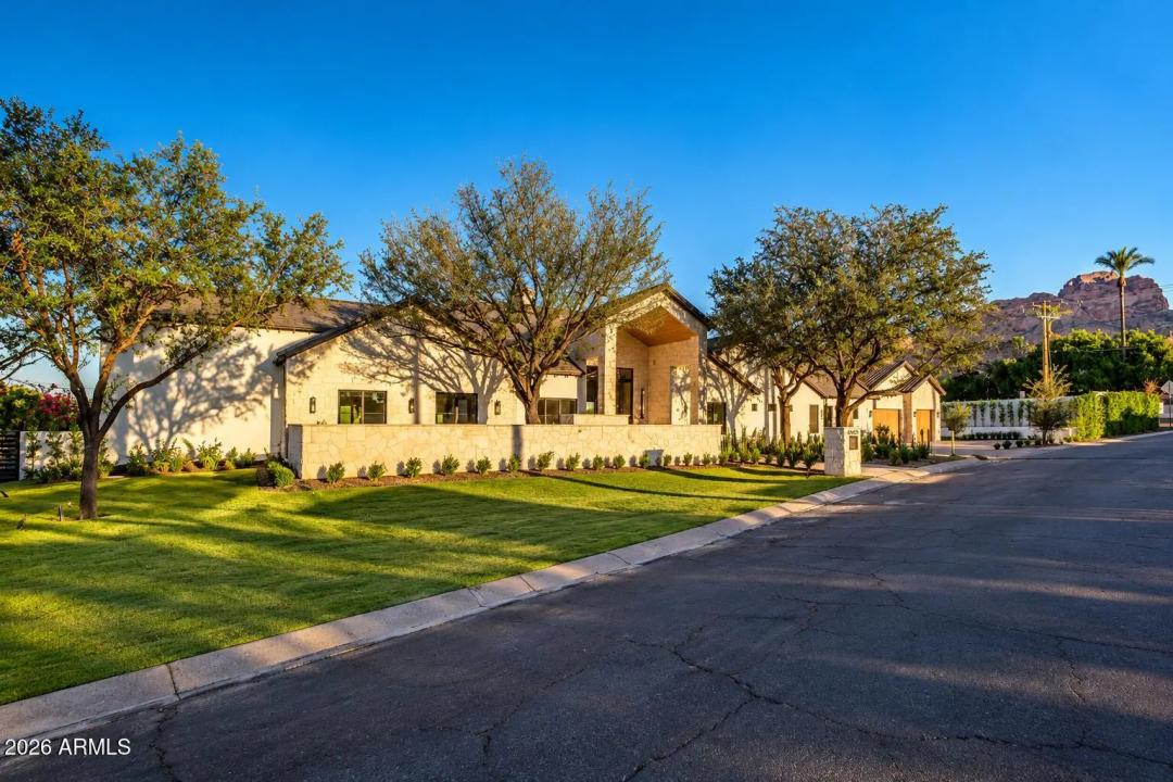 Real Estate Picture 3
