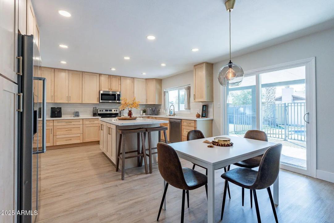 Real Estate Picture 3