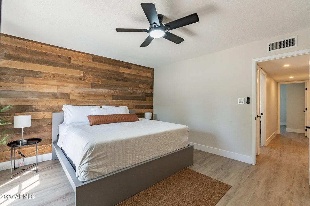Real Estate Picture 8