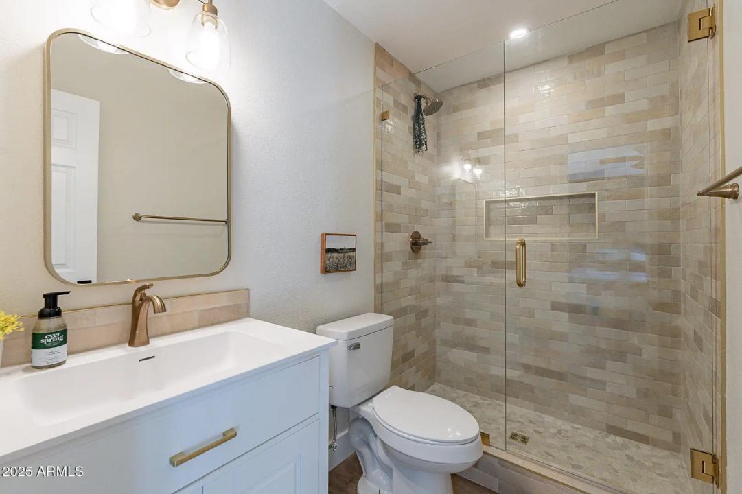 Real Estate Picture 10