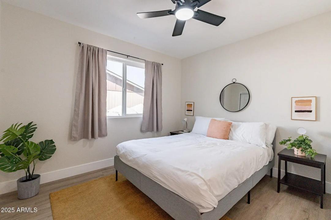 Real Estate Picture 11