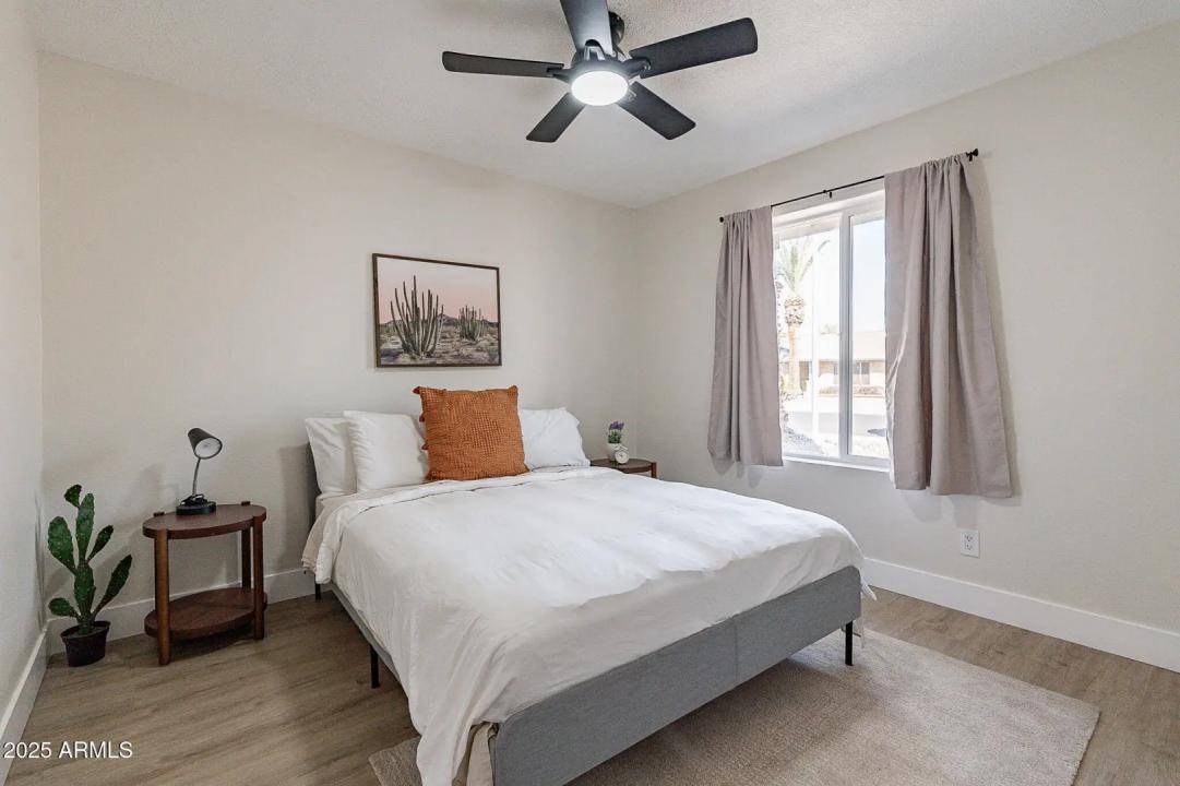 Real Estate Picture 12