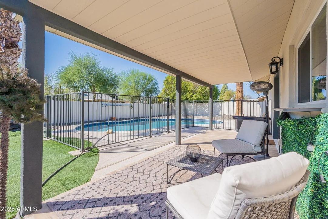 Real Estate Picture 14