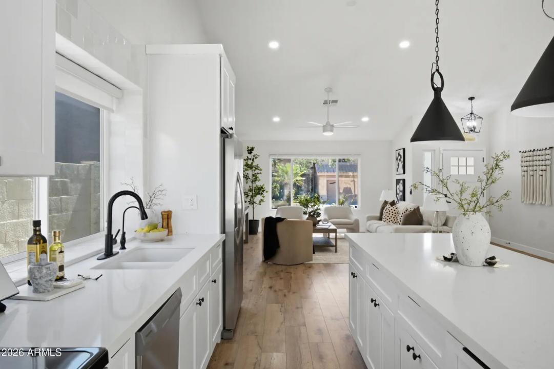 Real Estate Picture 10