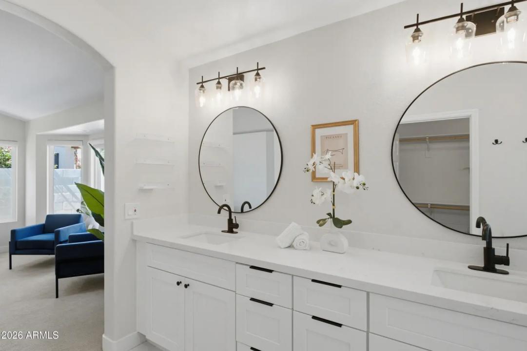 Real Estate Picture 15