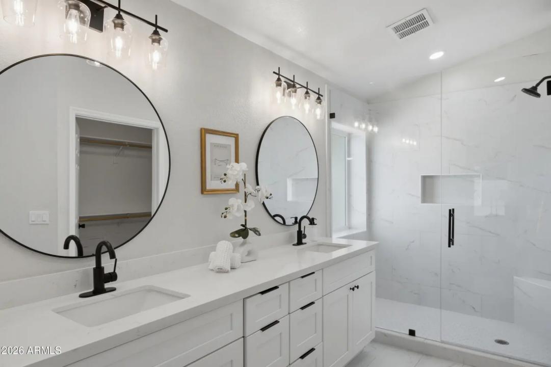 Real Estate Picture 17