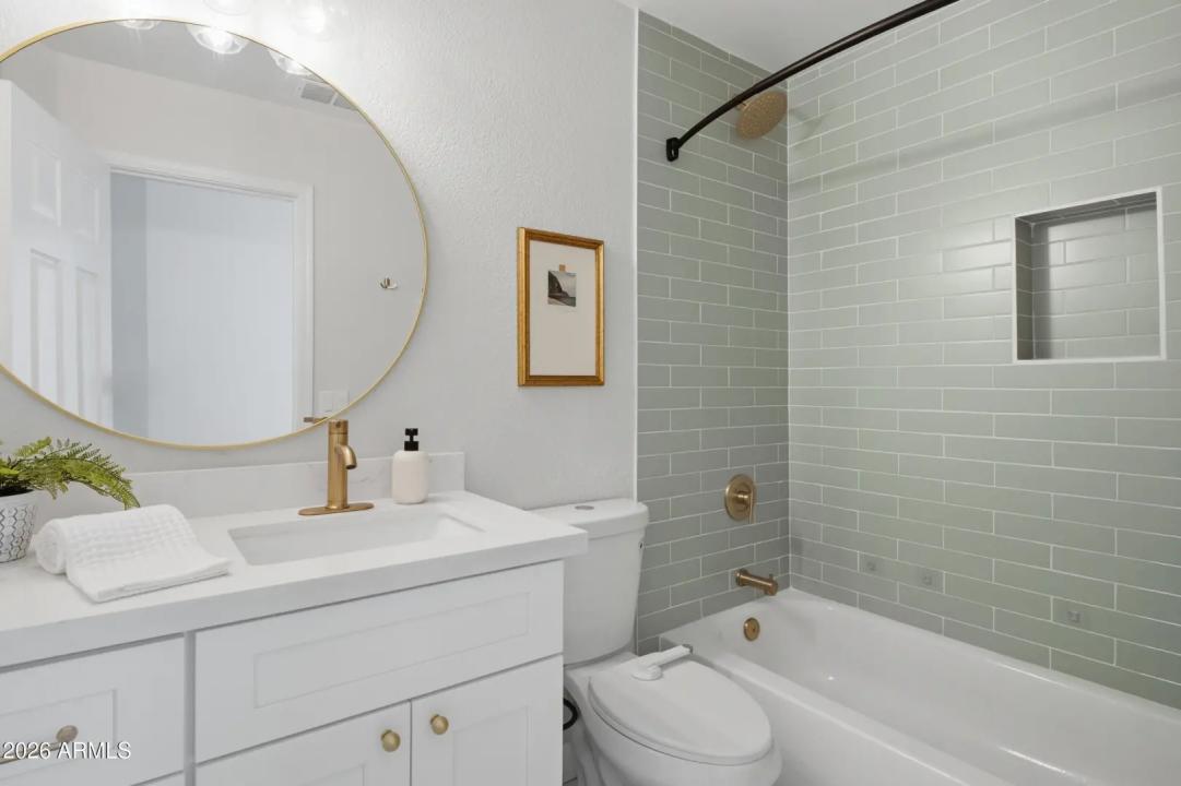 Real Estate Picture 20
