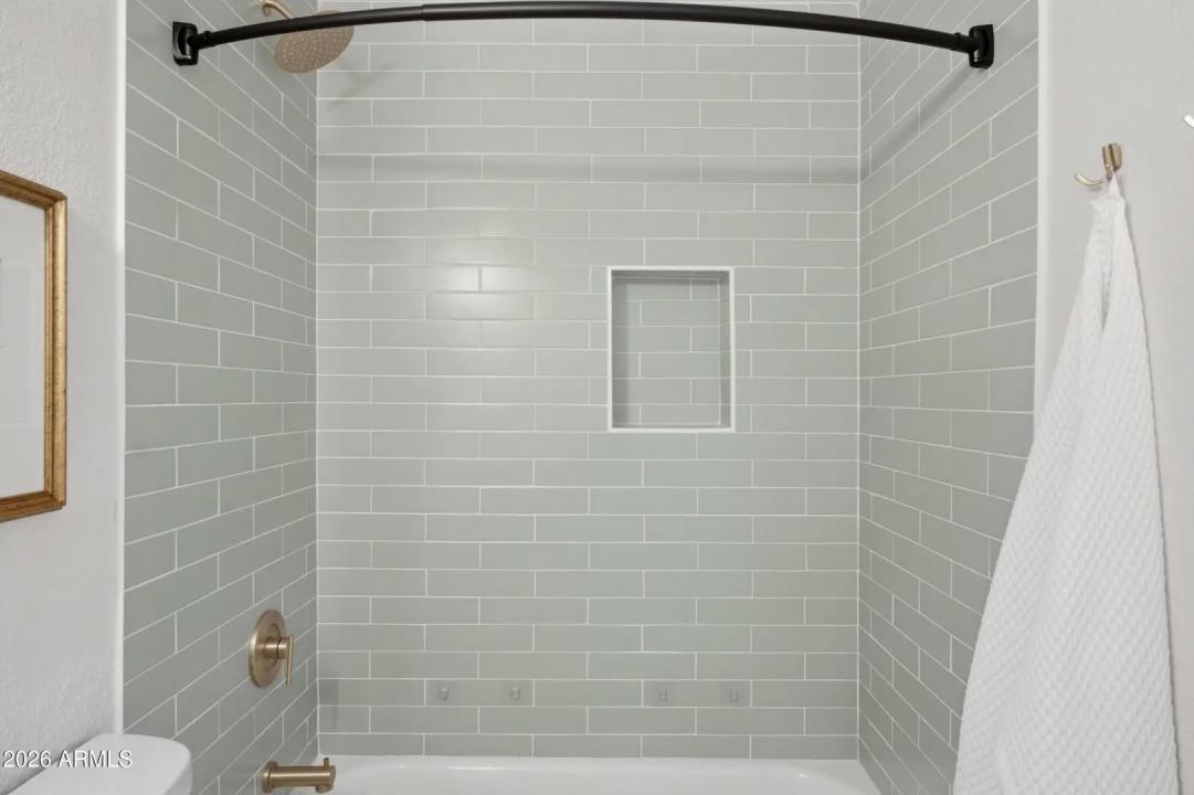 Real Estate Picture 21
