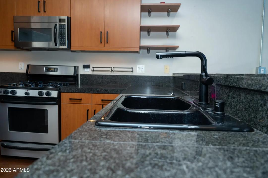 Real Estate Picture 7