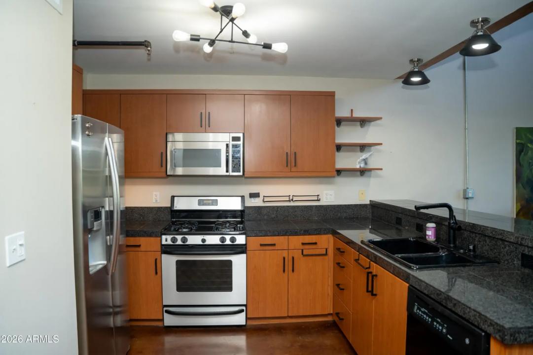 Real Estate Picture 6