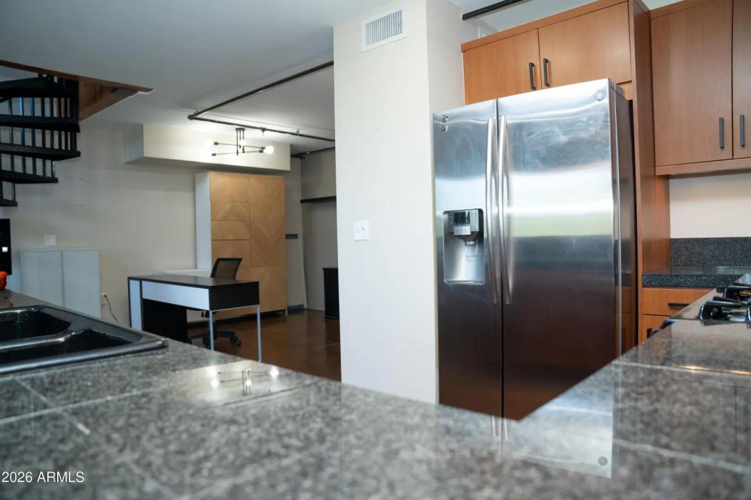 Real Estate Picture 5