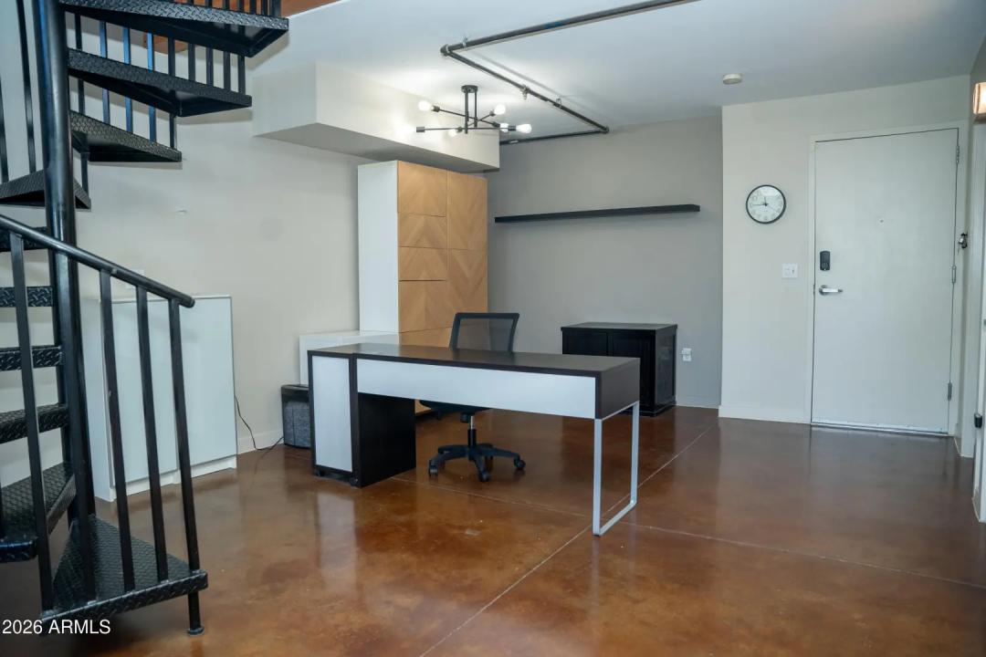 Real Estate Picture 4