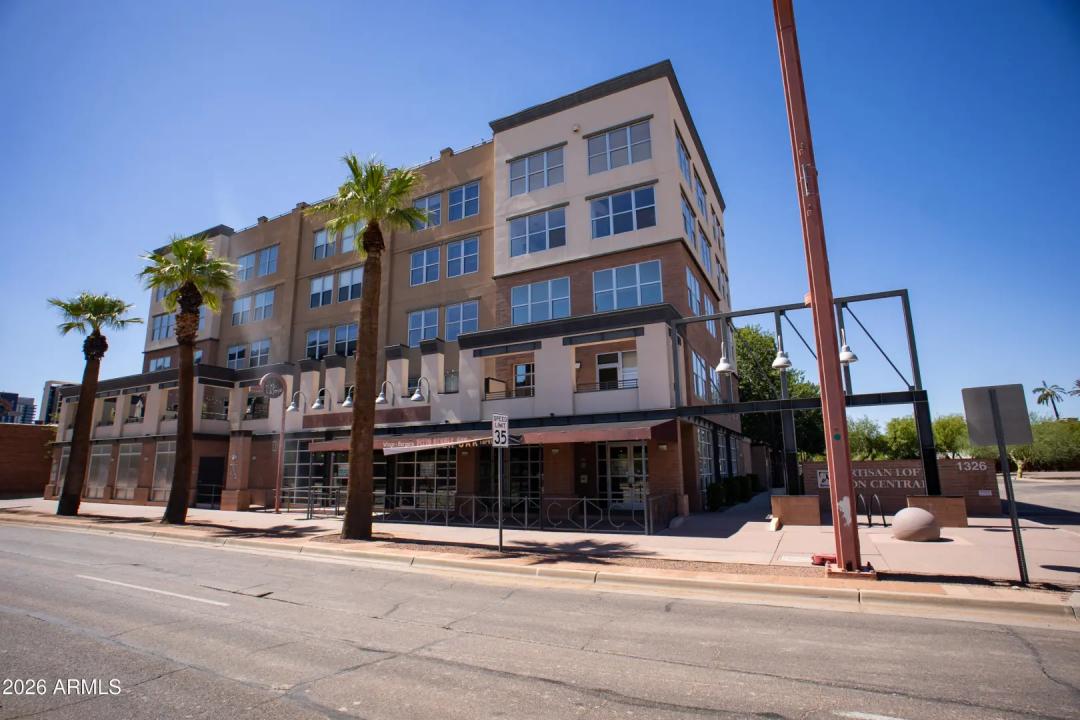 Real Estate Picture 24