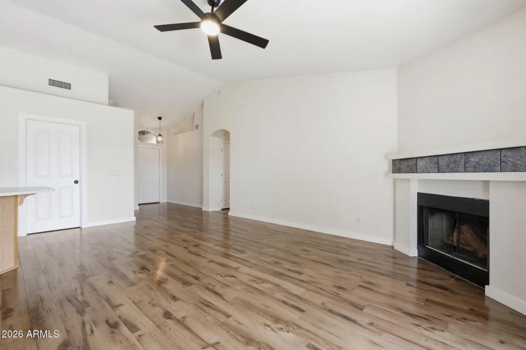 Real Estate Picture 7