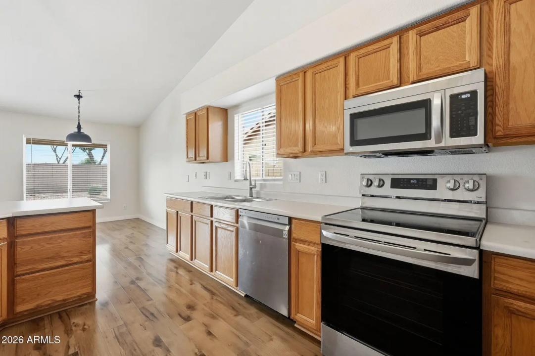 Real Estate Picture 15