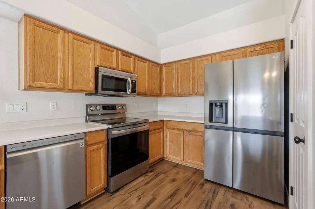 Real Estate Picture 16