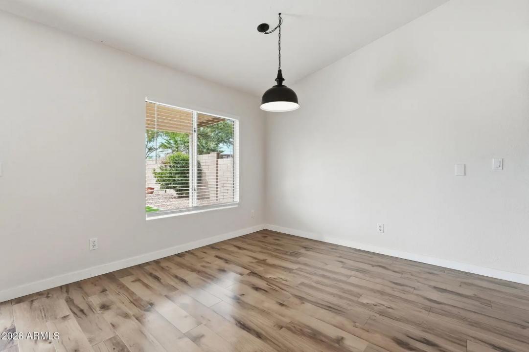Real Estate Picture 17