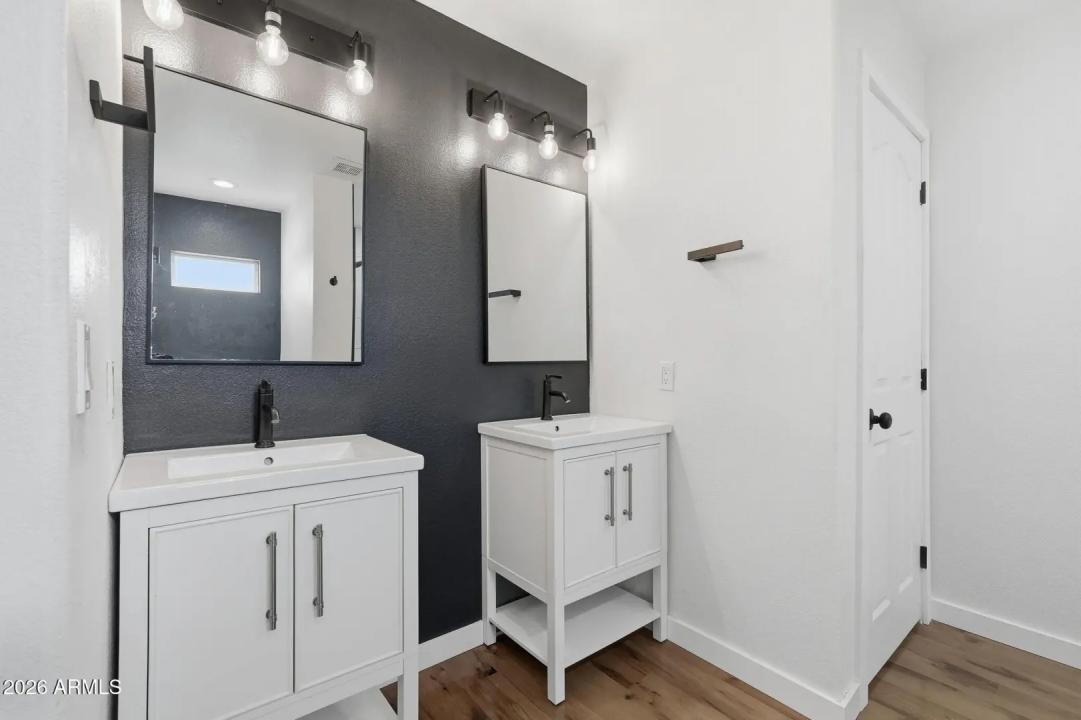 Real Estate Picture 22