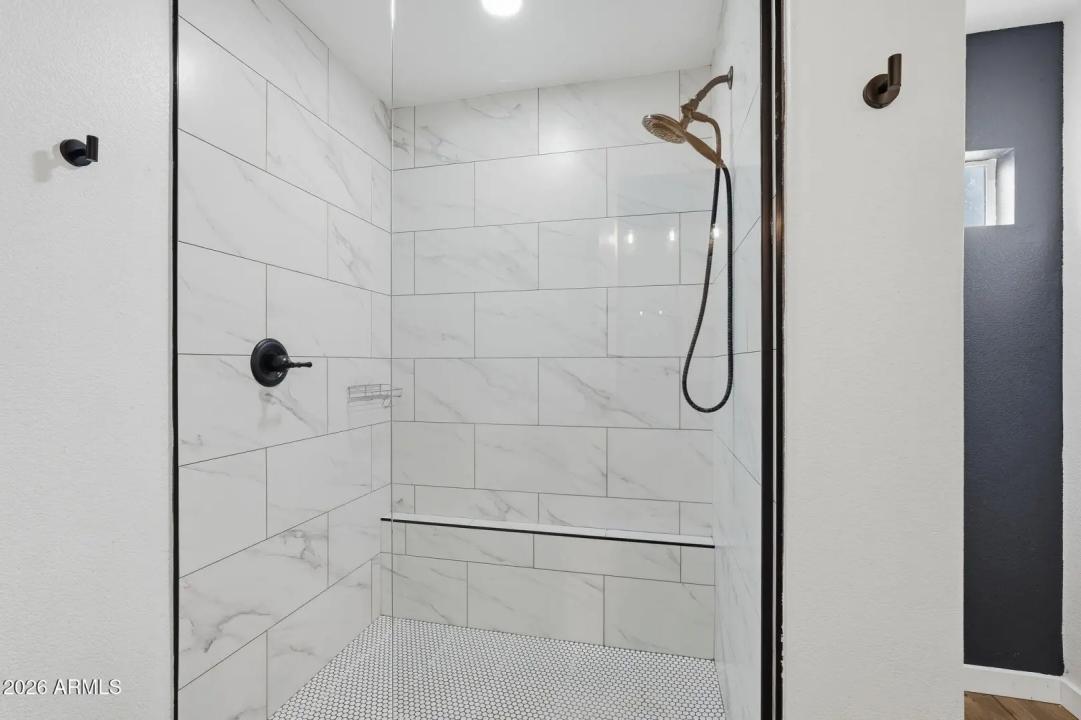 Real Estate Picture 23