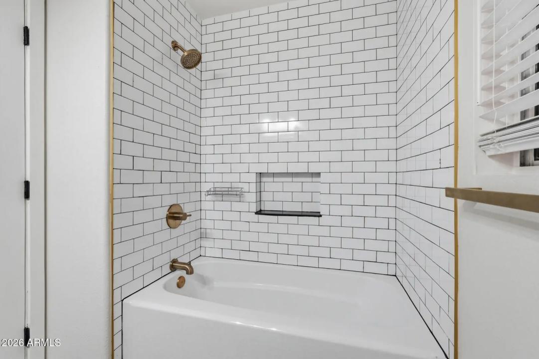 Real Estate Picture 30