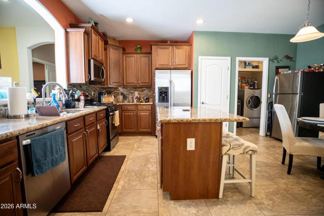 Real Estate Picture 7