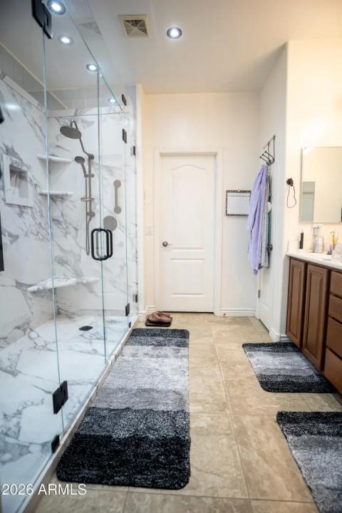 Real Estate Picture 11