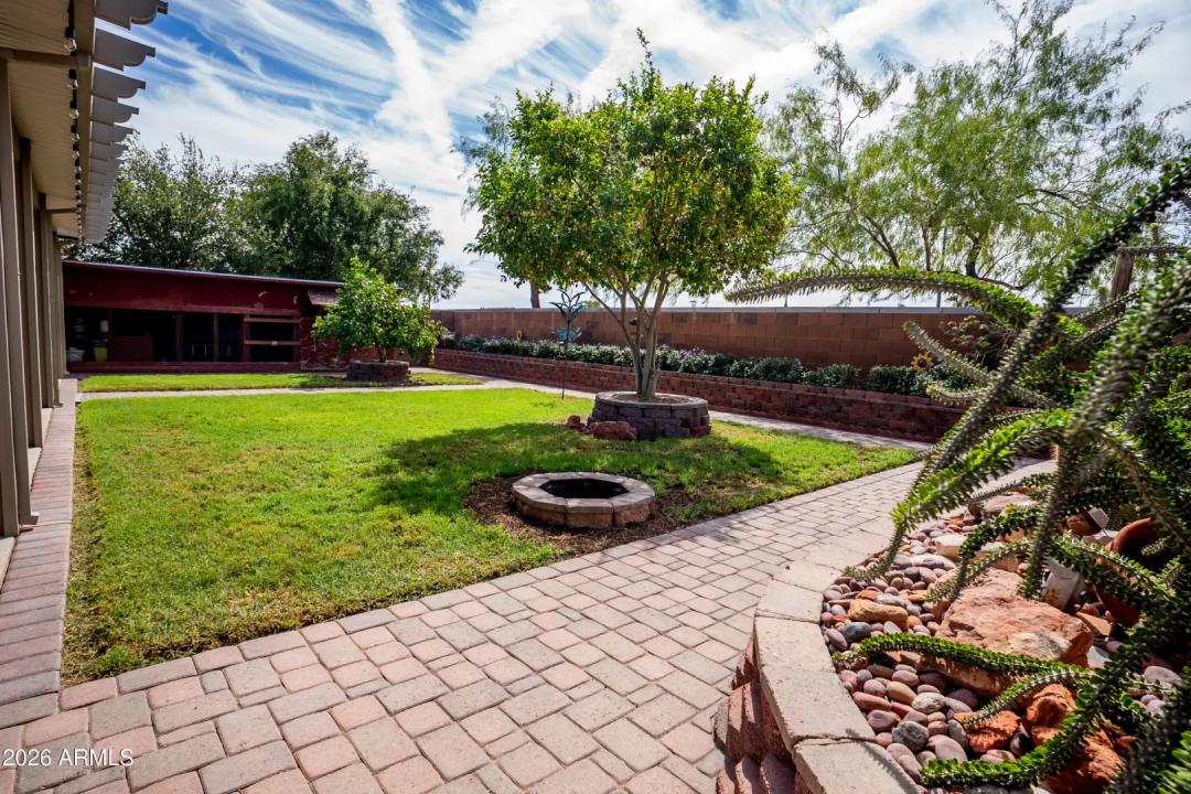 Real Estate Picture 20