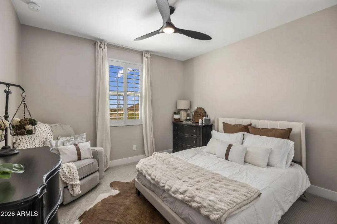 Real Estate Picture 9