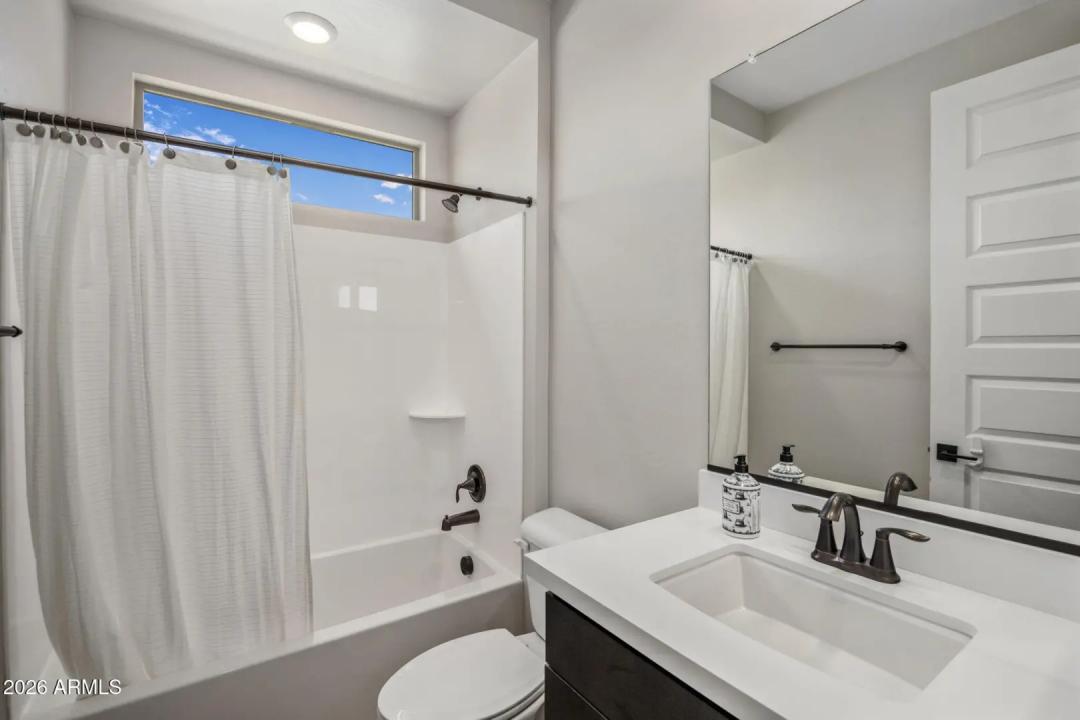 Real Estate Picture 10