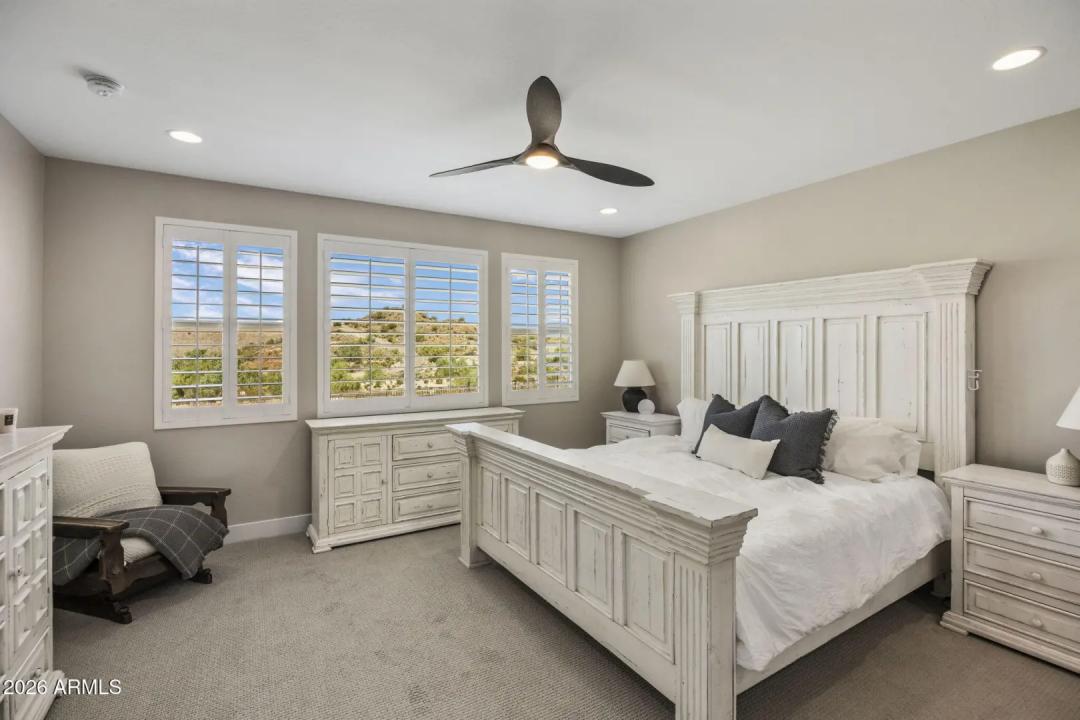 Real Estate Picture 6