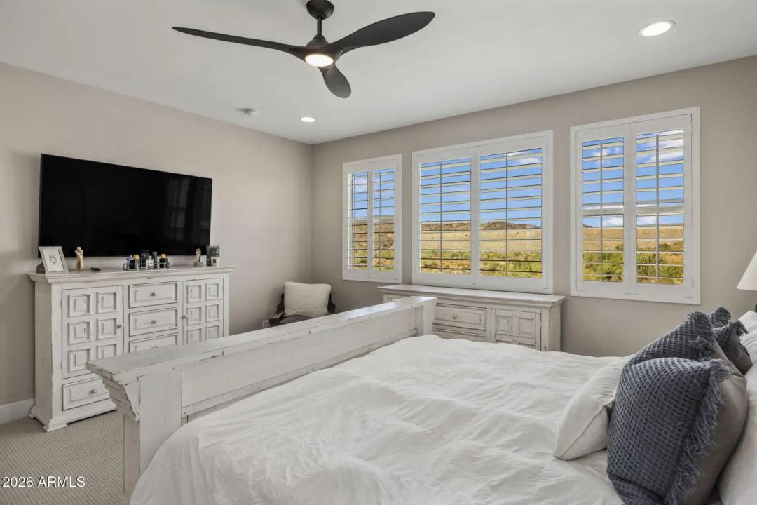 Real Estate Picture 7