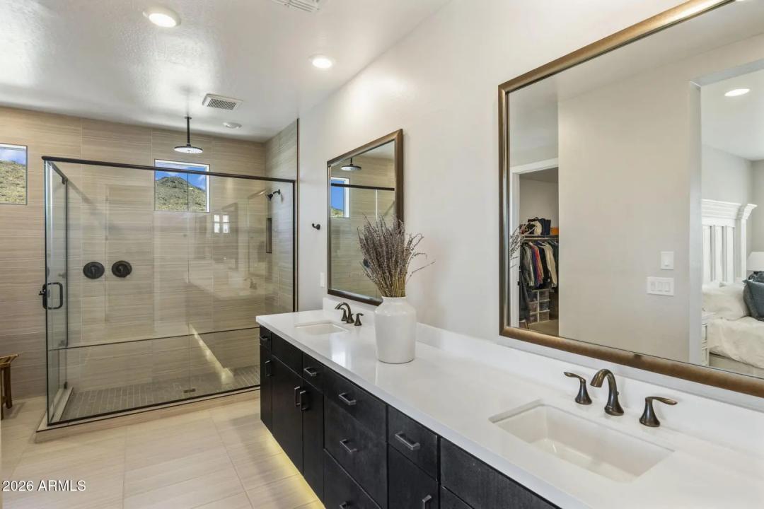 Real Estate Picture 8