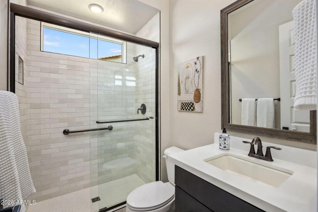 Real Estate Picture 14