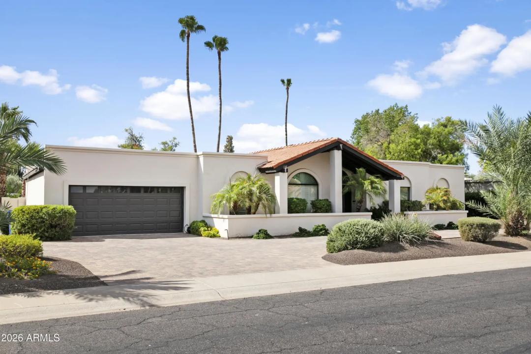 Real Estate Picture 3