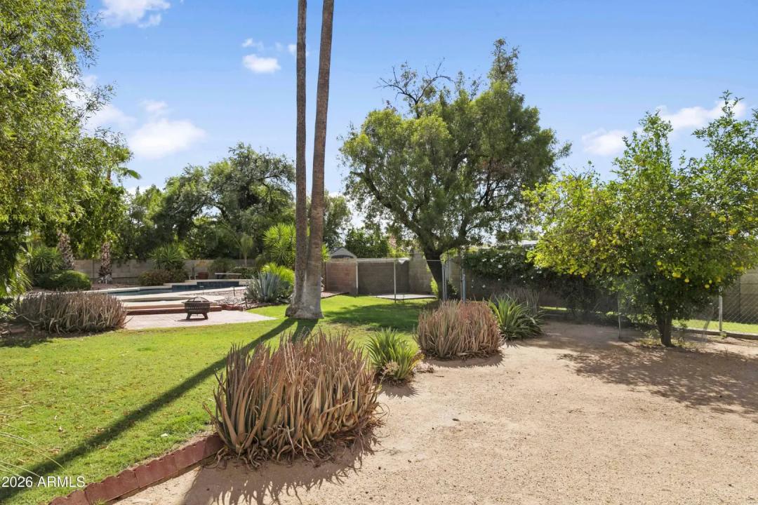 Real Estate Picture 6